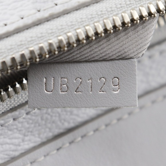 LOUIS VUITTON Flat vertical tote handbag M44627 x White Monogram canvas 2019 ... - Picture 10 of 10